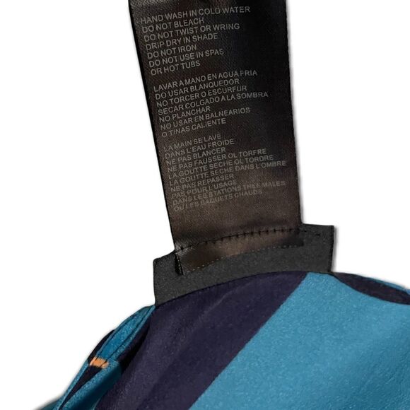 MARC by MARC JACOBS Swimwear Silk Cover-Up.        |Size: Small| - Picture 4 of 10